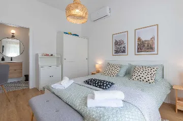 Nedešćina 2-Bedroom Villa with Private Pool for 6