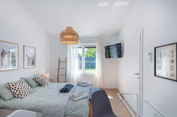 Nedešćina 2-Bedroom Villa with Private Pool for 6