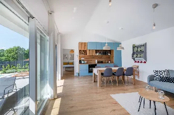 Nedešćina 2-Bedroom Villa with Private Pool for 6