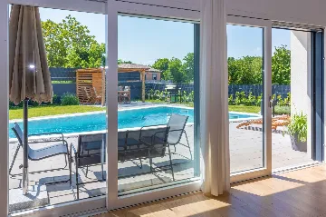 Nedešćina 2-Bedroom Villa with Private Pool for 6