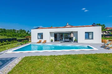 Nedešćina 2-Bedroom Villa with Private Pool for 6