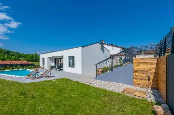 Nedešćina 2-Bedroom Villa with Private Pool for 6