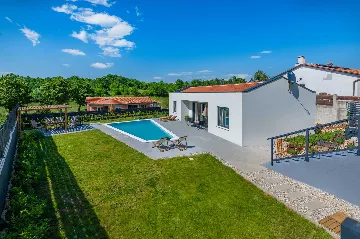 Nedešćina 2-Bedroom Villa with Private Pool for 6