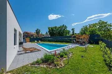 Nedešćina 2-Bedroom Villa with Private Pool for 6