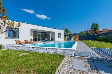 Nedešćina 2-Bedroom Villa with Private Pool for 6