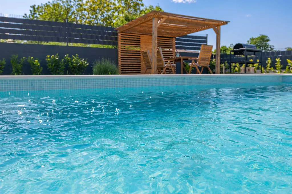 Nedešćina 2-Bedroom Villa with Private Pool for 6