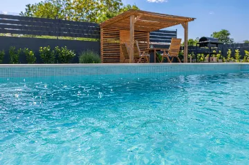 Nedešćina 2-Bedroom Villa with Private Pool for 6