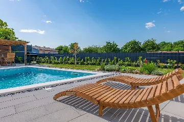 Nedešćina 2-Bedroom Villa with Private Pool for 6