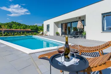 Nedešćina 2-Bedroom Villa with Private Pool for 6