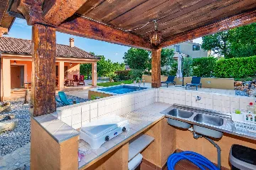 Air-Conditioned Villa with Private Pool near Labin