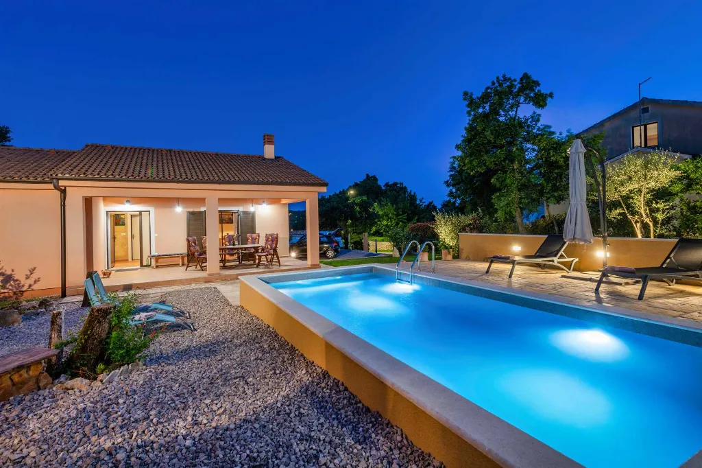 Air-Conditioned Villa with Private Pool near Labin