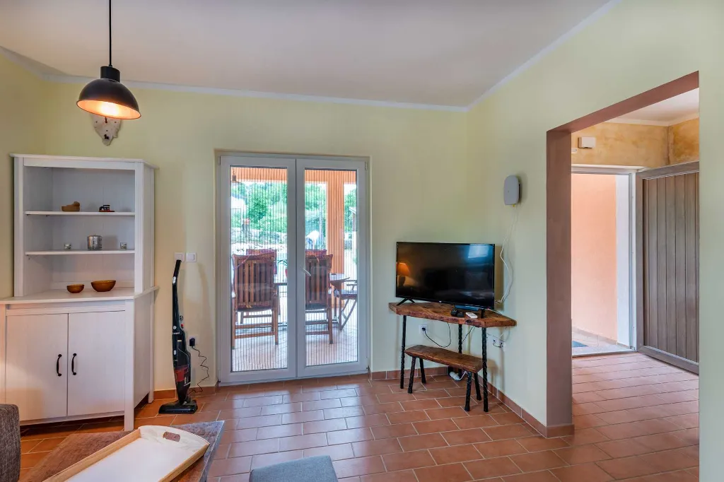 Air-Conditioned Villa with Private Pool near Labin
