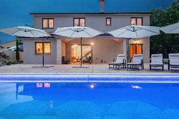 4-Bedroom Villa in Labin for 8 Guests