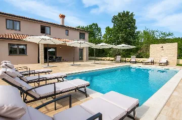 4-Bedroom Villa in Labin for 8 Guests