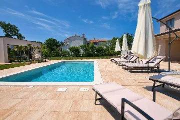 4-Bedroom Villa in Labin for 8 Guests