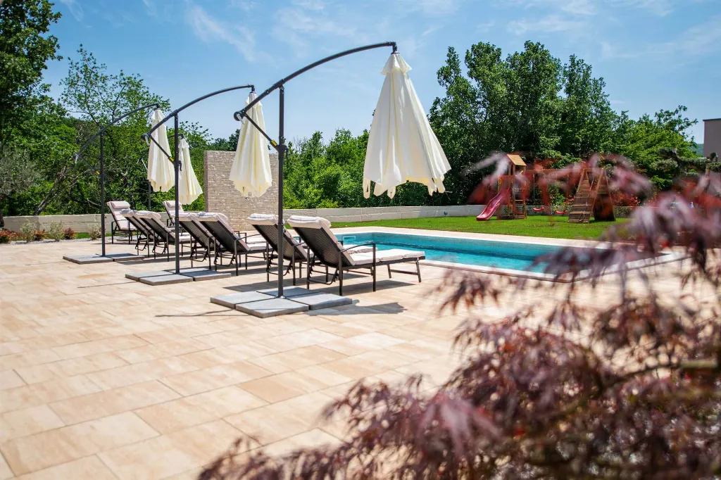 4-Bedroom Villa in Labin for 8 Guests