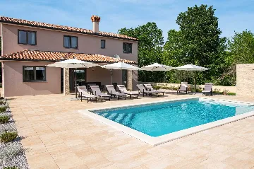 4-Bedroom Villa in Labin for 8 Guests