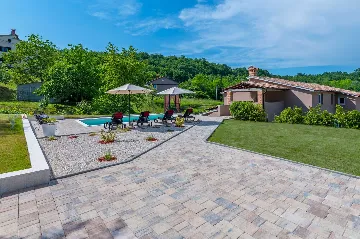 Villa with Private Pool and Garden in Pićan