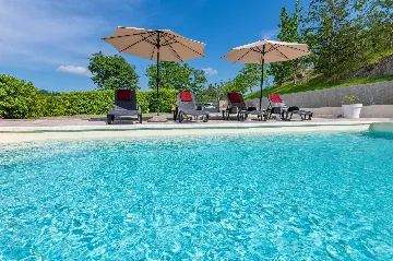 Villa with Private Pool and Garden in Pićan