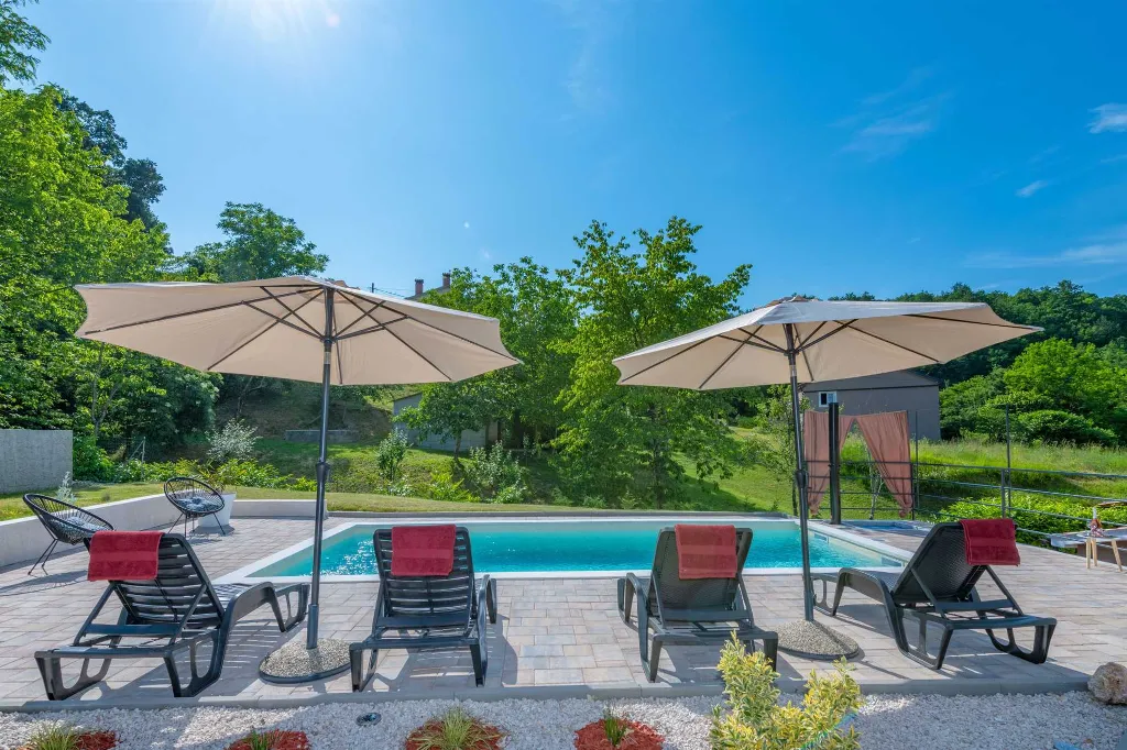 Villa with Private Pool and Garden in Pićan