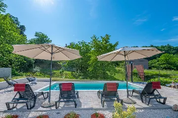 Villa with Private Pool and Garden in Pićan