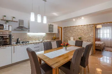 Villa with Private Pool and Garden in Pićan