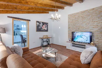 Villa with Private Pool and Garden in Pićan