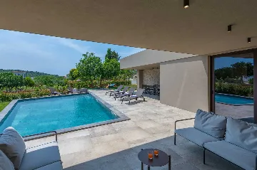 Banjole Villa with Pool for 10 Guests