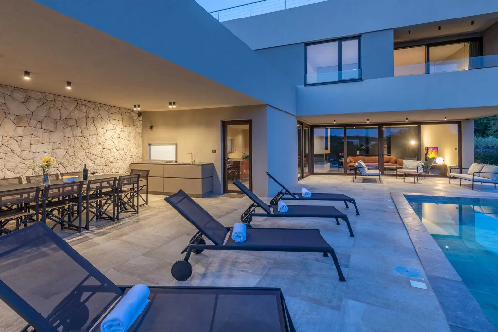 Banjole Villa with Pool for 10 Guests