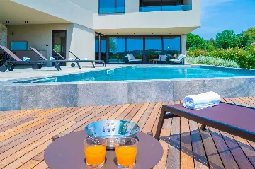 Banjole Villa with Pool for 10 Guests