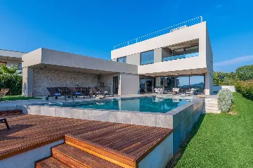 Banjole Villa with Pool for 10 Guests