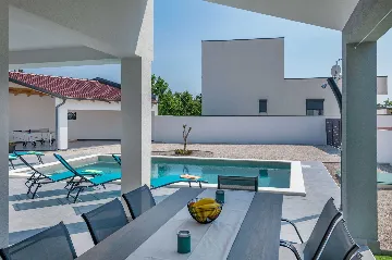 Villa in Svetvinčenat with Private Pool (8 Guests)