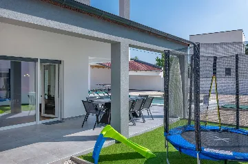 Villa in Svetvinčenat with Private Pool (8 Guests)