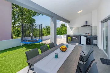 Villa in Svetvinčenat with Private Pool (8 Guests)