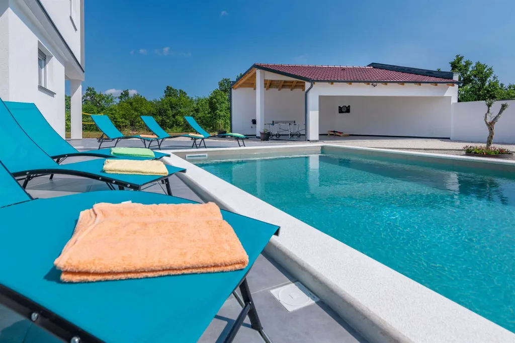 Villa in Svetvinčenat with Private Pool (8 Guests)