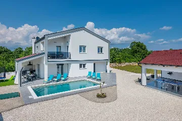 Villa in Svetvinčenat with Private Pool (8 Guests)