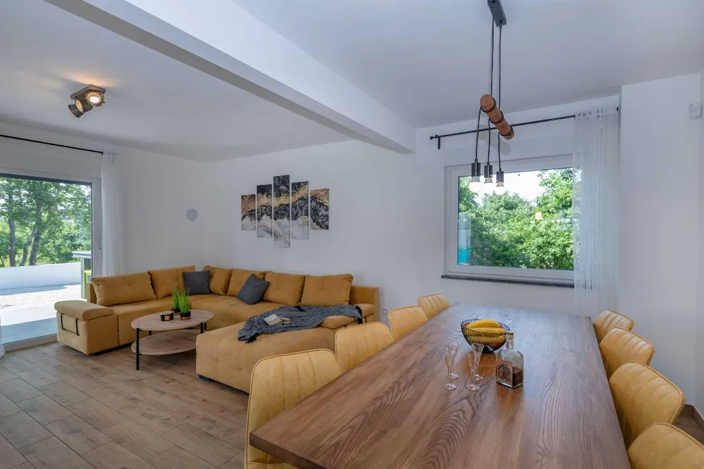 Villa in Svetvinčenat with Private Pool (8 Guests)