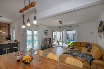 Villa in Svetvinčenat with Private Pool (8 Guests)