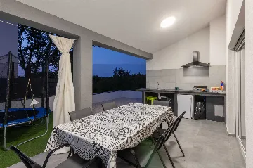 Villa in Svetvinčenat with Private Pool (8 Guests)