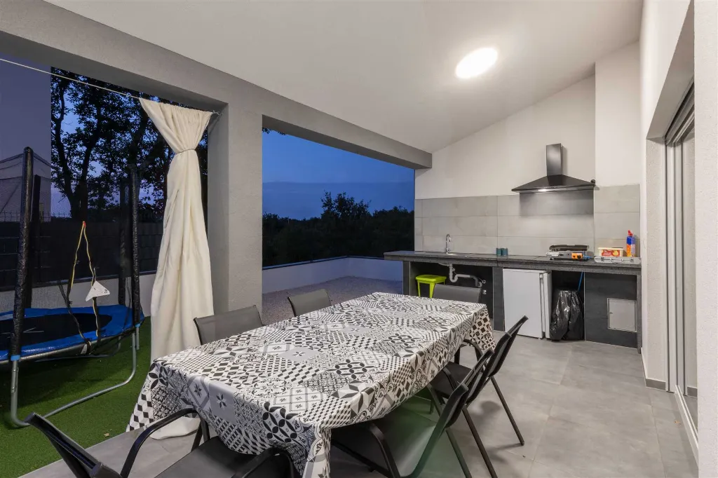 Villa in Svetvinčenat with Private Pool (8 Guests)