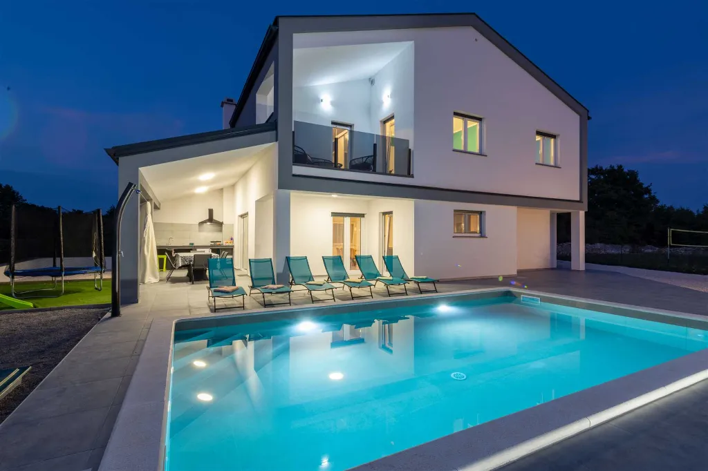 Villa in Svetvinčenat with Private Pool (8 Guests)