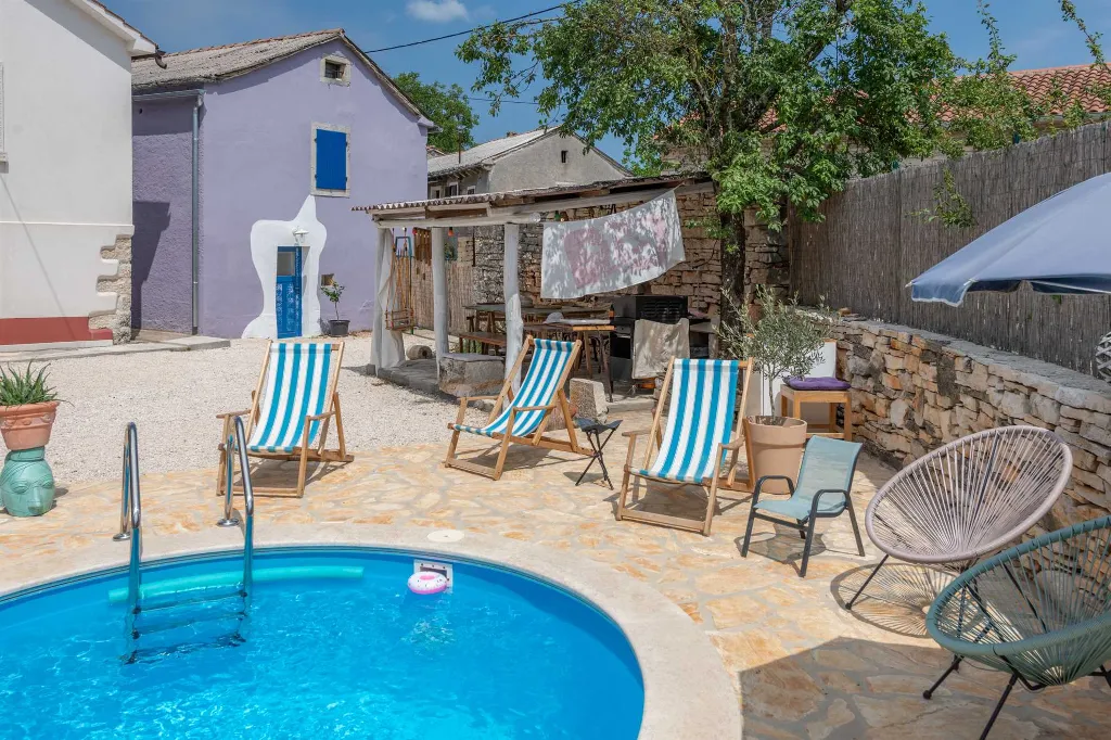 3-Bedroom House in Pazin with Heated Pool