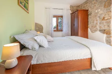 6-Bedroom Villa in Potpićan for 12 Guests