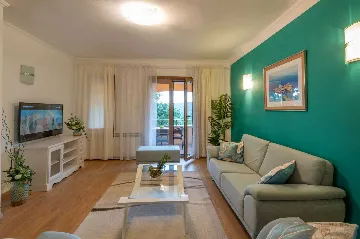 6-Bedroom Villa in Potpićan for 12 Guests
