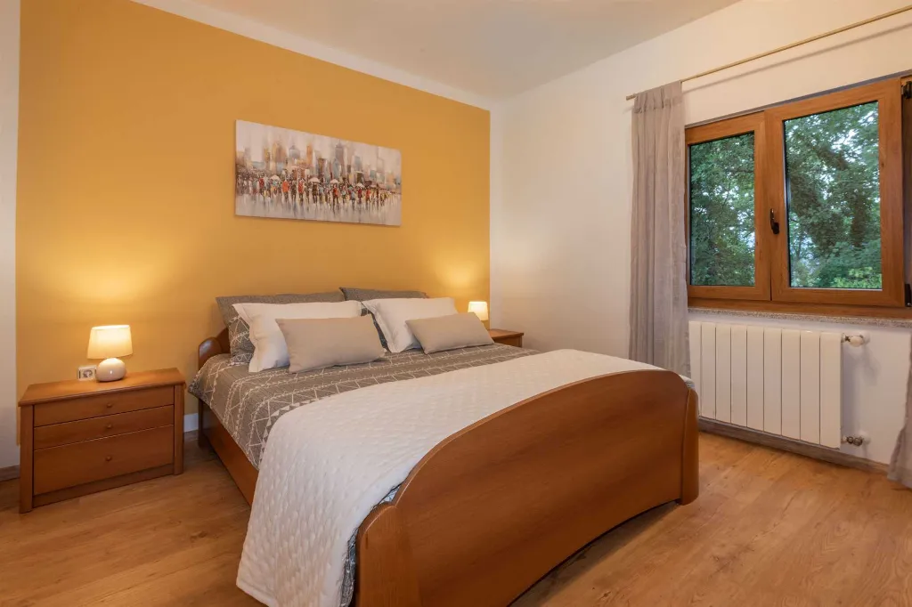 6-Bedroom Villa in Potpićan for 12 Guests