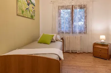 6-Bedroom Villa in Potpićan for 12 Guests
