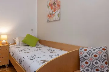 6-Bedroom Villa in Potpićan for 12 Guests