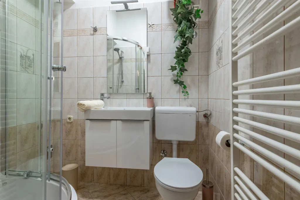 6-Bedroom Villa in Potpićan for 12 Guests