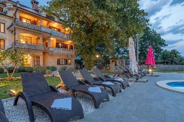 6-Bedroom Villa in Potpićan for 12 Guests