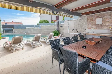 Ground-Floor Apartment in Vinkuran for 3 Guests